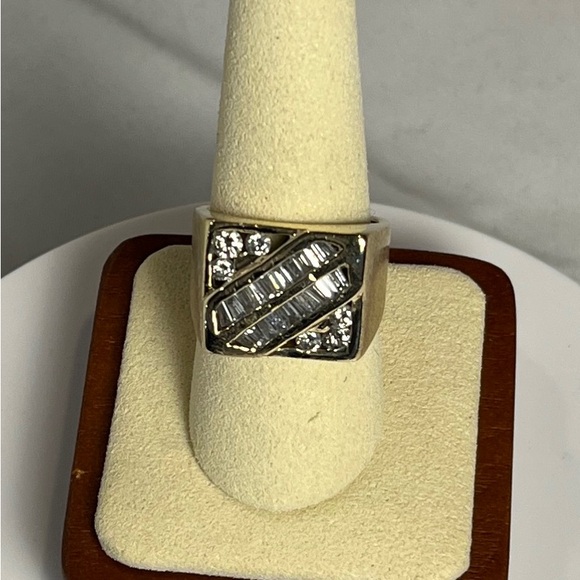 Men’s Diamond Ring - Picture 4 of 7